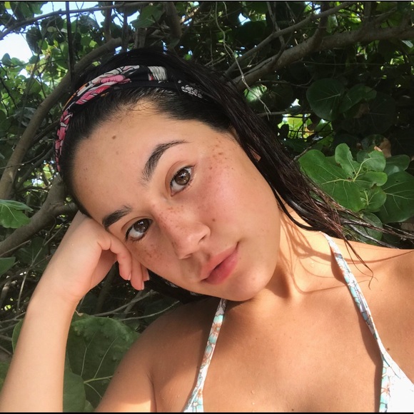 Meet your Posher, Valeria - Picture 1 of 1